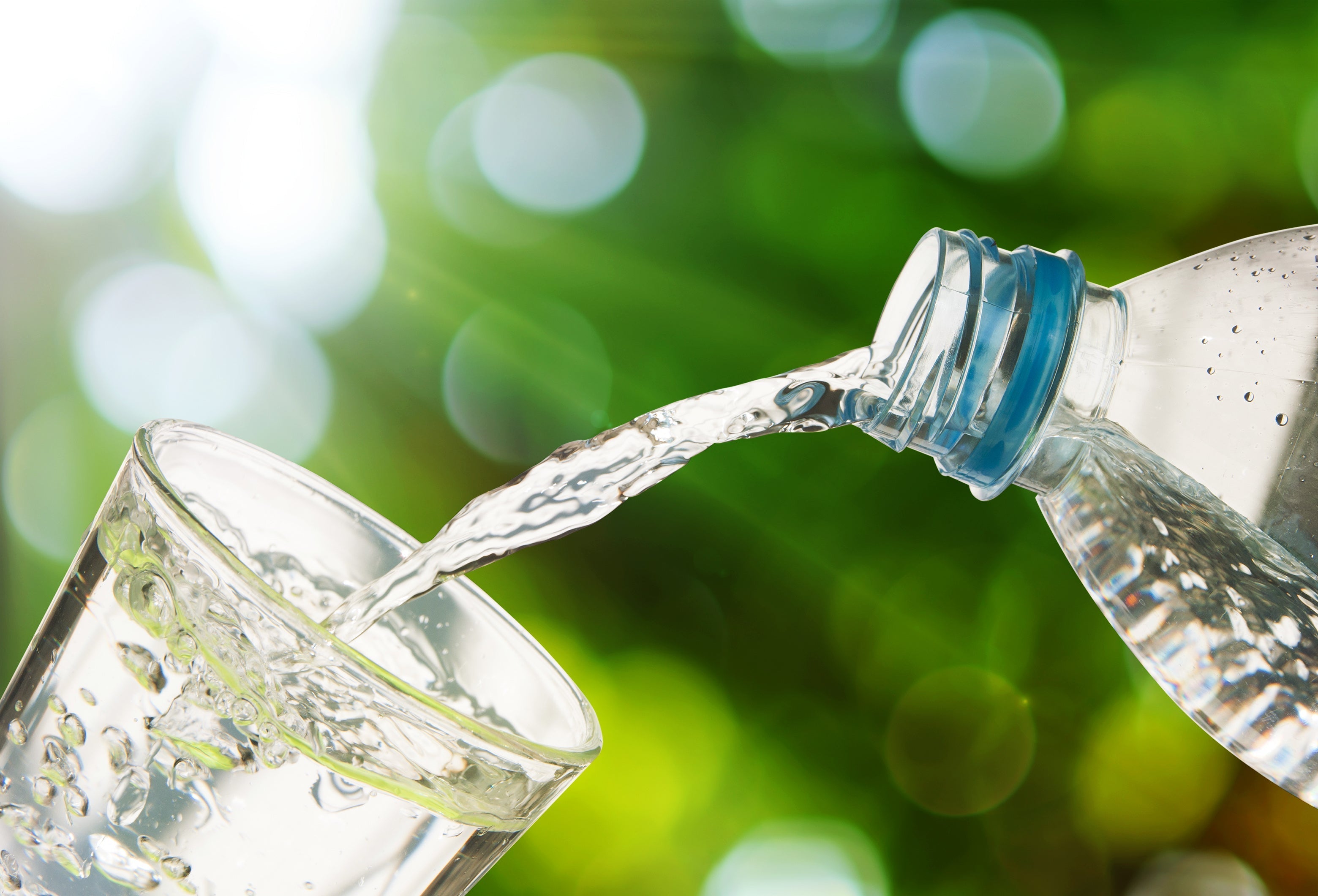 How a Water Filter Jug Saves Money and the Planet