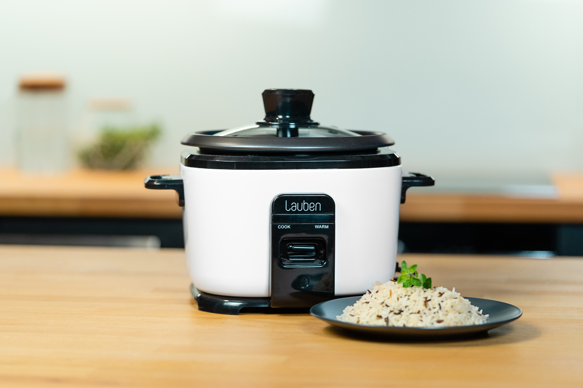 https://www.lauben.com/img/products/rice_cooker_1000wb/distribution/lifestyle_01.jpg